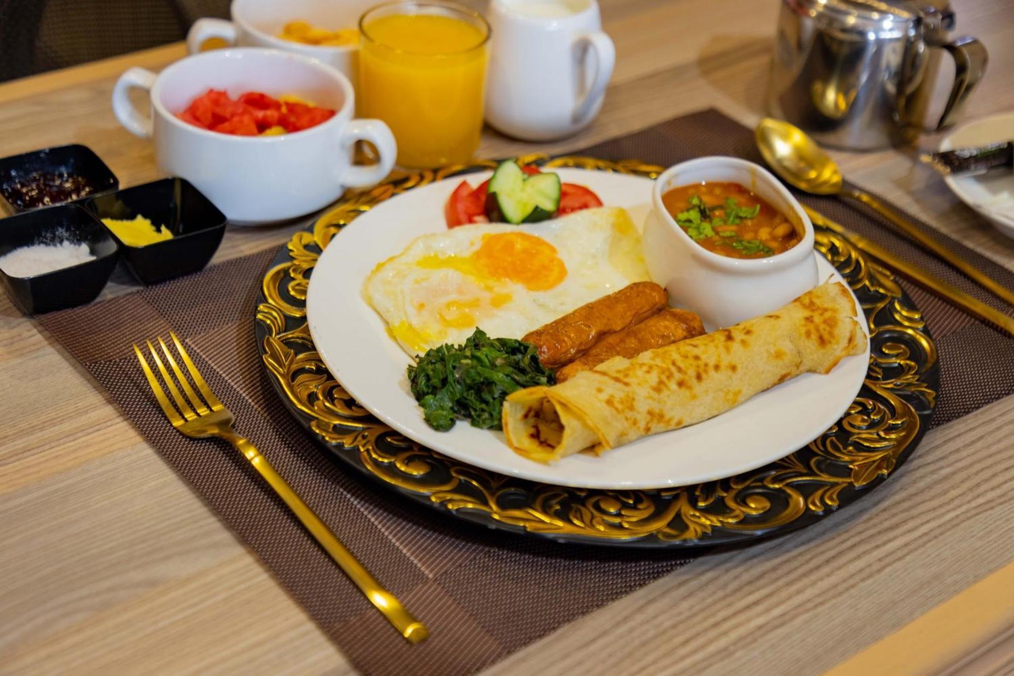 Raha Hotel & Suites Nairobi Buitenkant foto