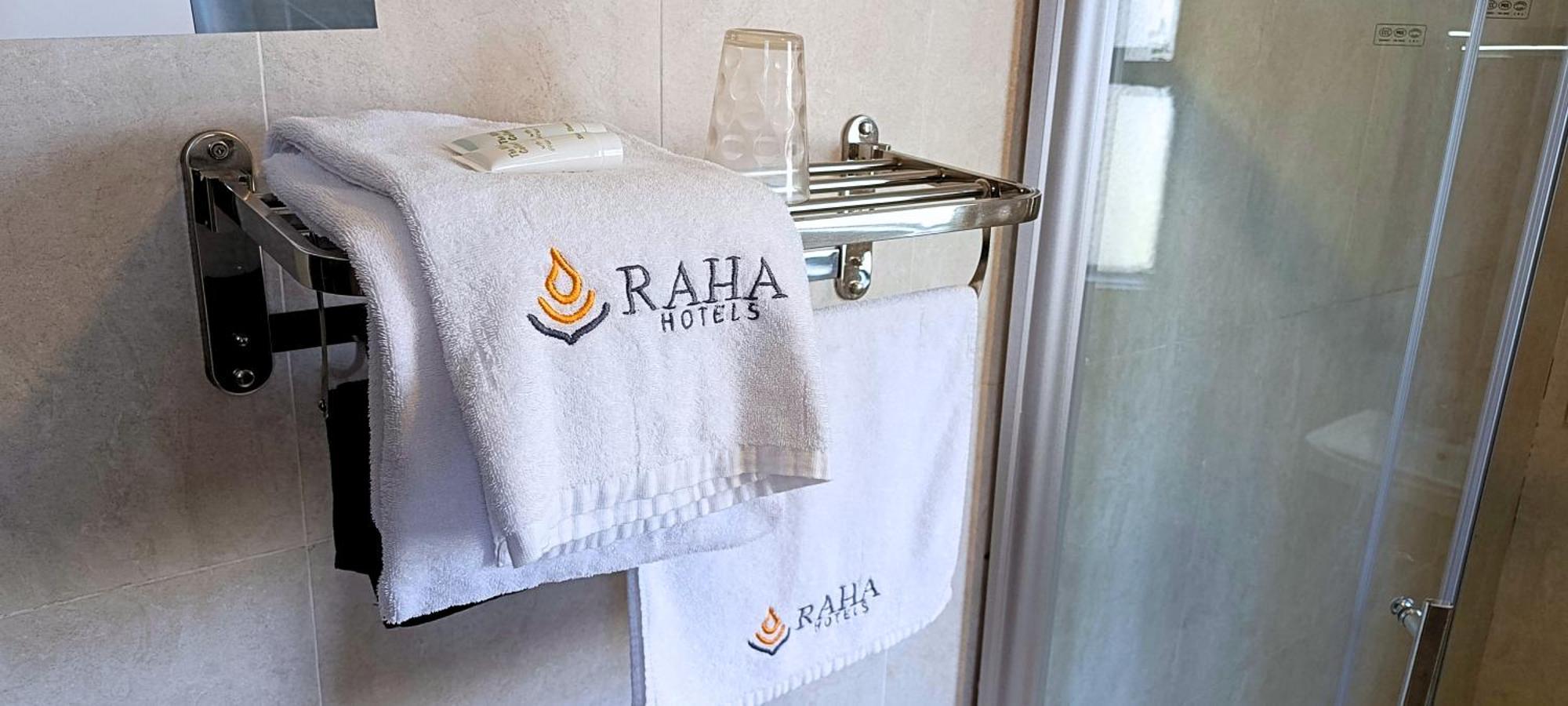 Raha Hotel & Suites Nairobi Buitenkant foto