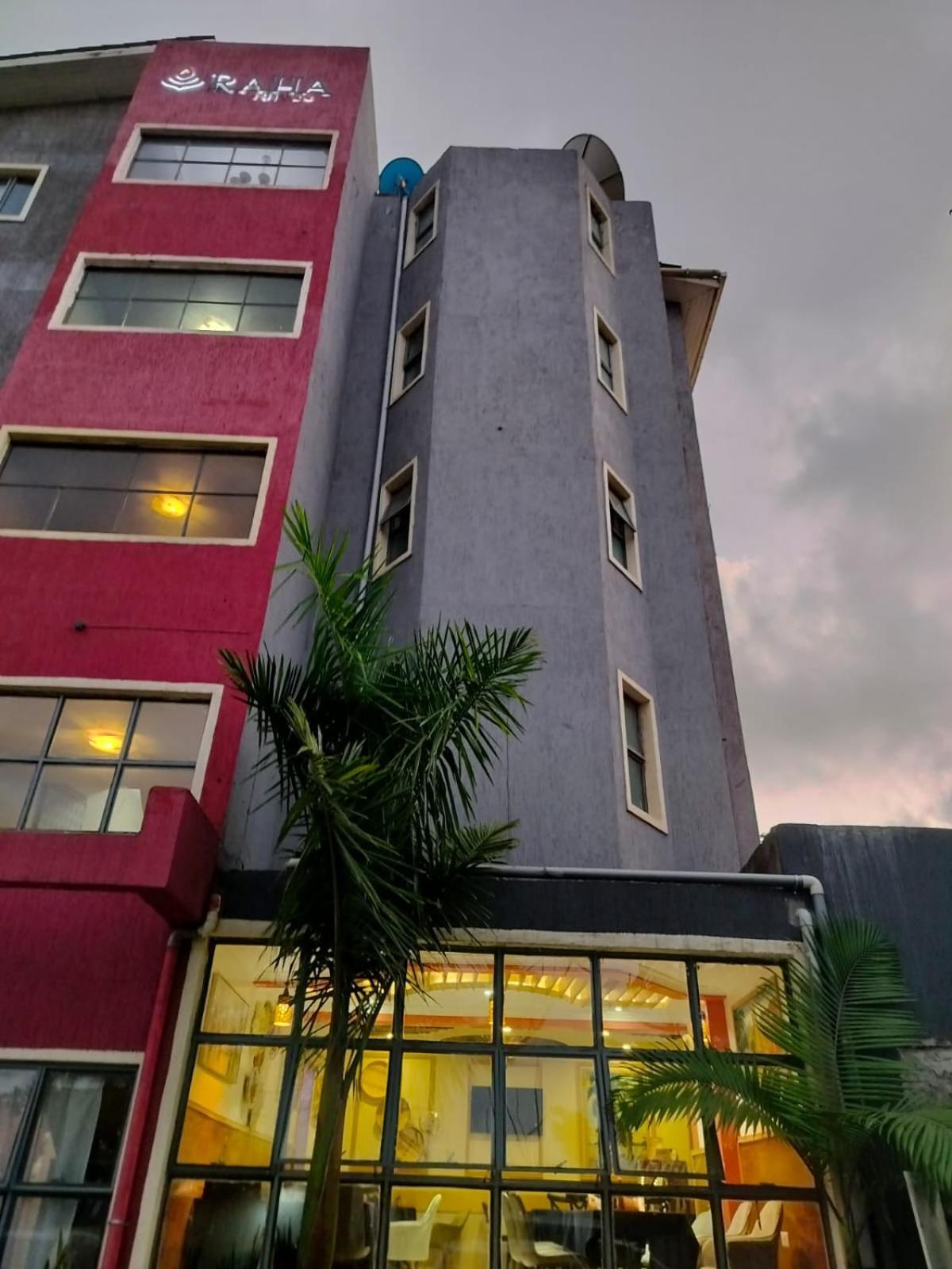 Raha Hotel & Suites Nairobi Buitenkant foto